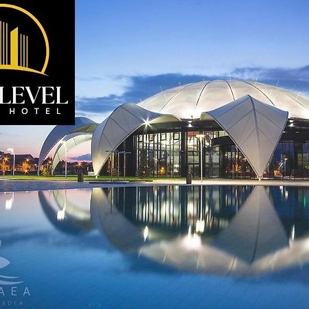 Next Level Apart Hotel Oradea Buitenkant foto