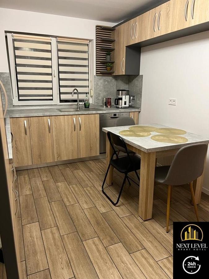 Next Level Apart Hotel Oradea Buitenkant foto