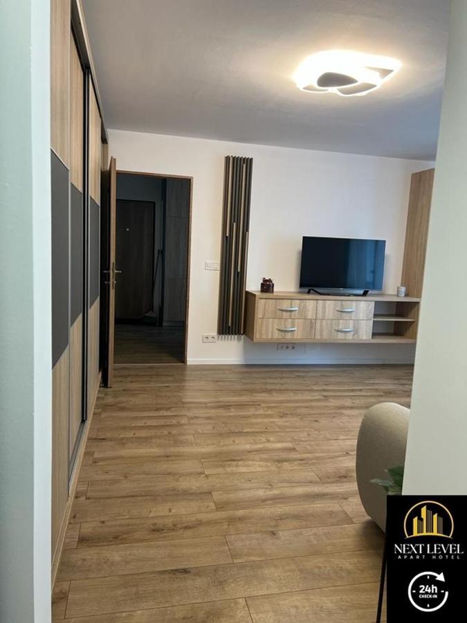 Next Level Apart Hotel Oradea Buitenkant foto